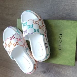 Multicolor GG Slides